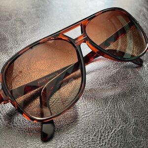 Dark tortoise sunglasses